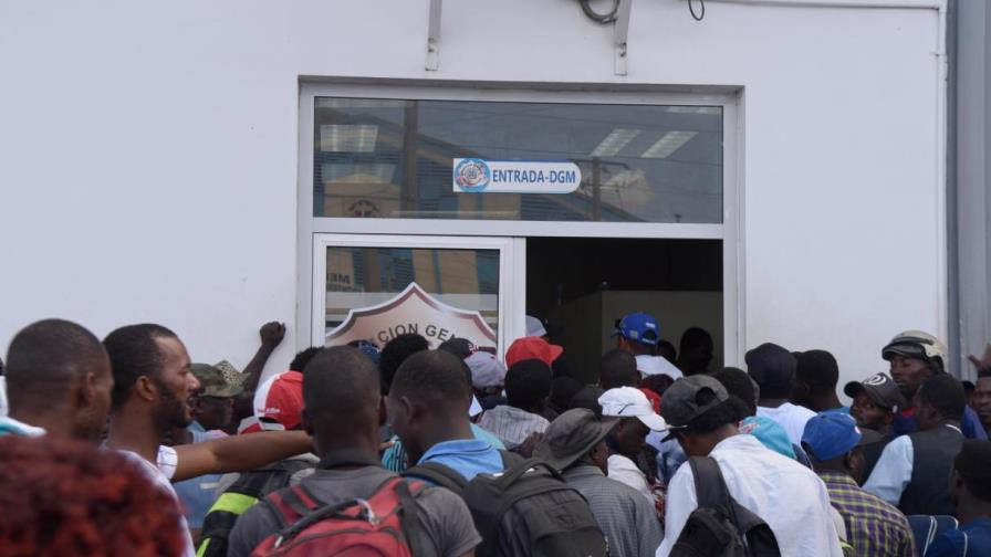 Descontento entre haitianos por cobro de 20 dolares para entrar al país