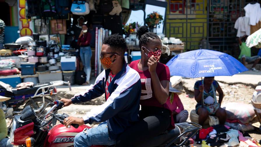 Haitianos continúan ritmo de vida como si en ese país no existiera COVID-19