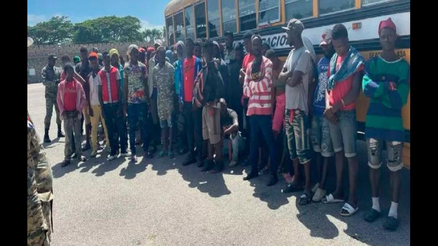 Migración detiene a 661 haitianos ilegales en República Dominicana