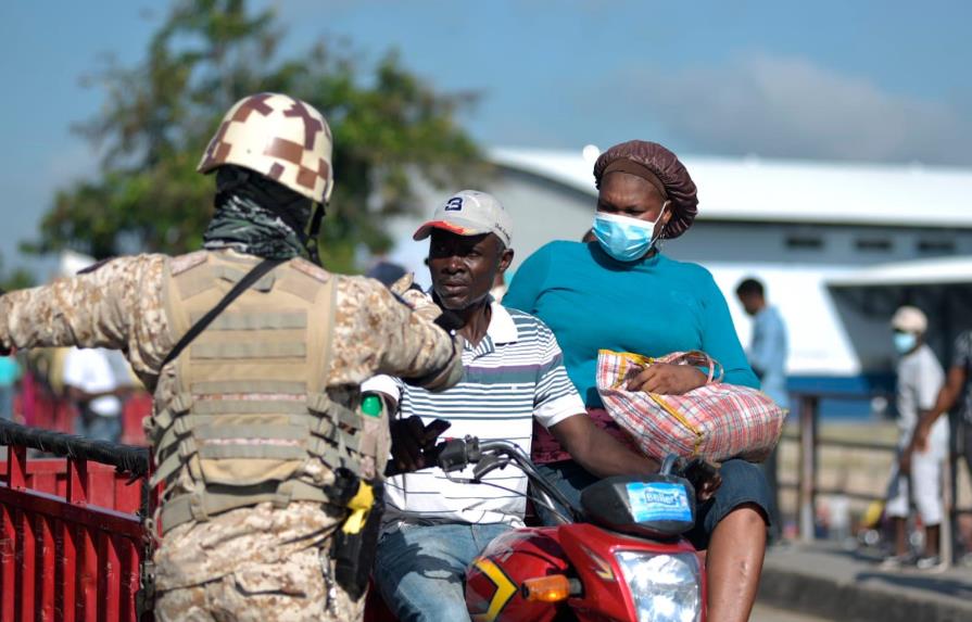 Gran cantidad de haitianos acuden a Dajabón pese a que el mercado sigue cerrado 