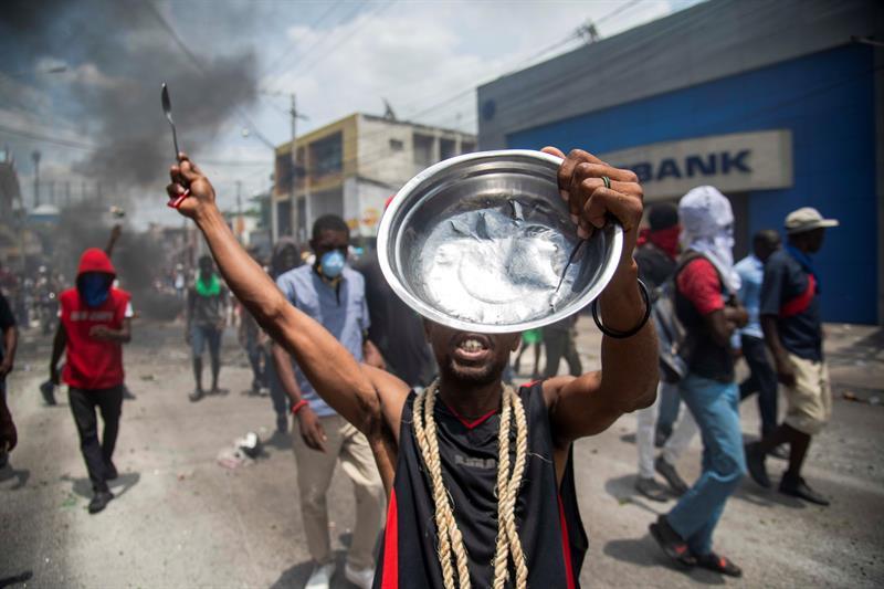  Muere tiroteado un  periodista en medio de protestas en Puerto Príncipe