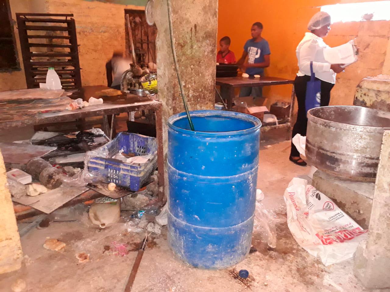 Vista de situación en una de las panaderías inspeccionada por Pro Consumidor.