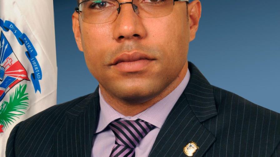 Diputado Hamlet Melo y diferentes Presidentes de Comité intermedio y de bases renuncian del PLD Diputado Hamlet Melo y diferentes Presidentes de Comité intermedio y de bases renuncian del PLD