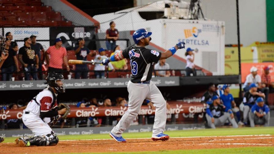 Hanley da jonrón, lleva al Licey al segundo y pone a los Gigantes al borde de la eliminación