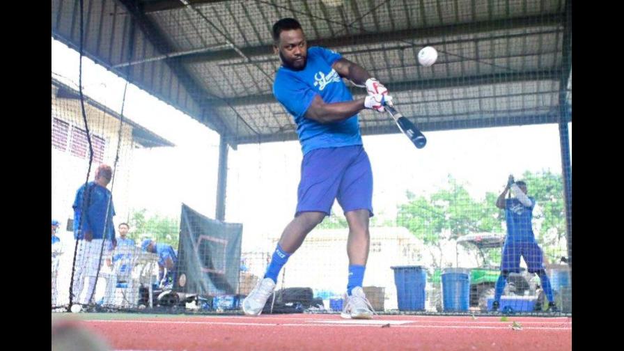 Hanley Ramírez inaugura las prácticas los Tigres del Licey