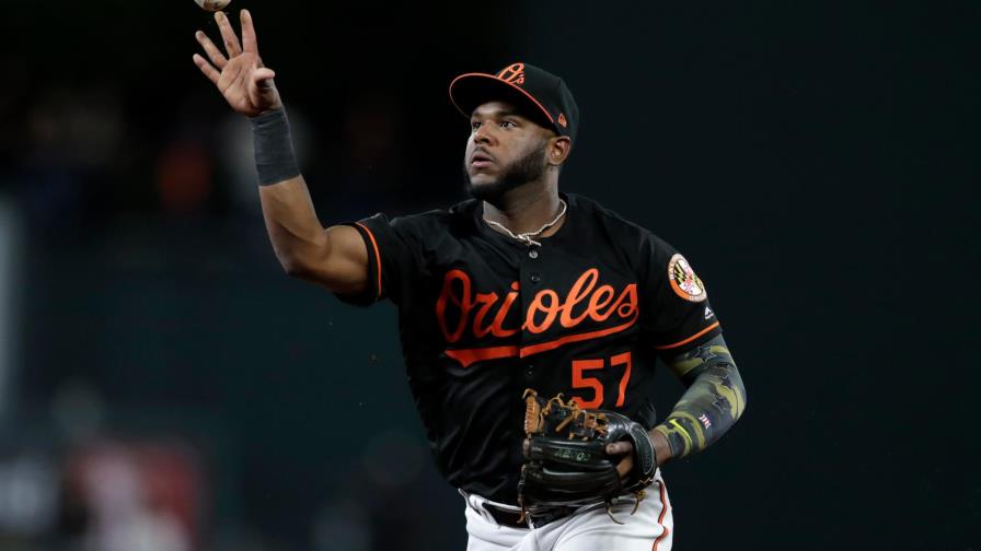 Alberto y Orioles castigan a Félix Hernández, vencen 5-3 a Marineros