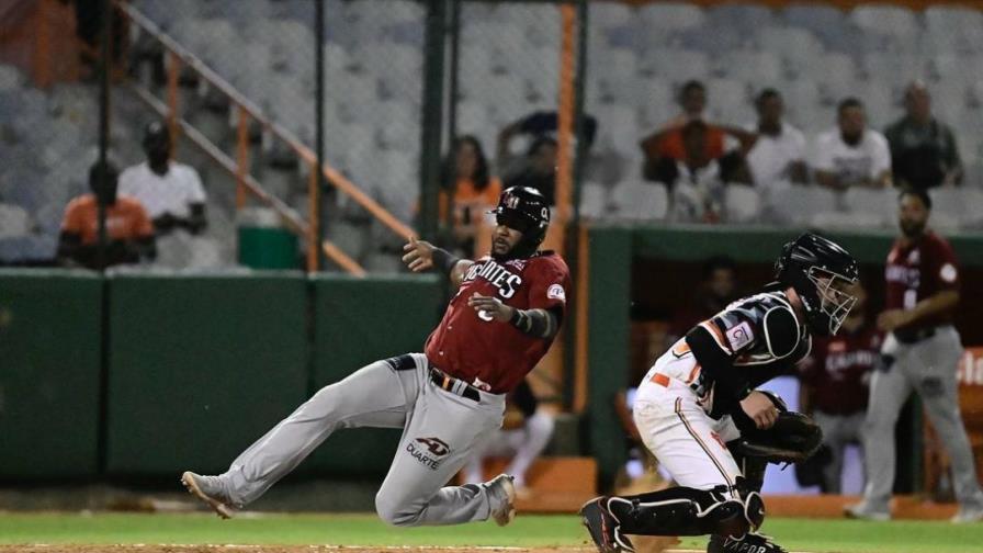 Los Gigantes complican más las opciones de los Toros Los Gigantes complican más las opciones de los Toros