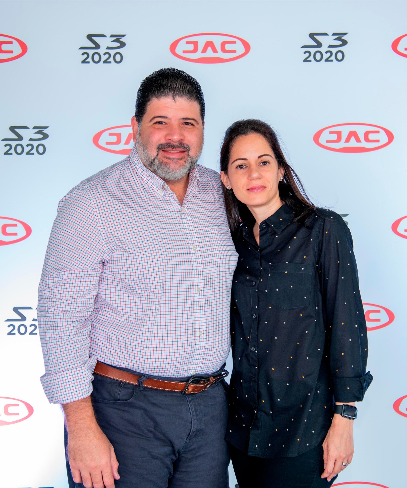 Harold Abbott y Annabelle Gil de Abbott.