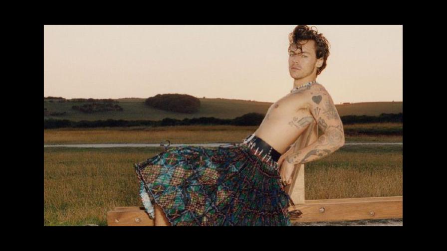 Harry Styles, ¿demasiado femenino en la portada de Vogue?