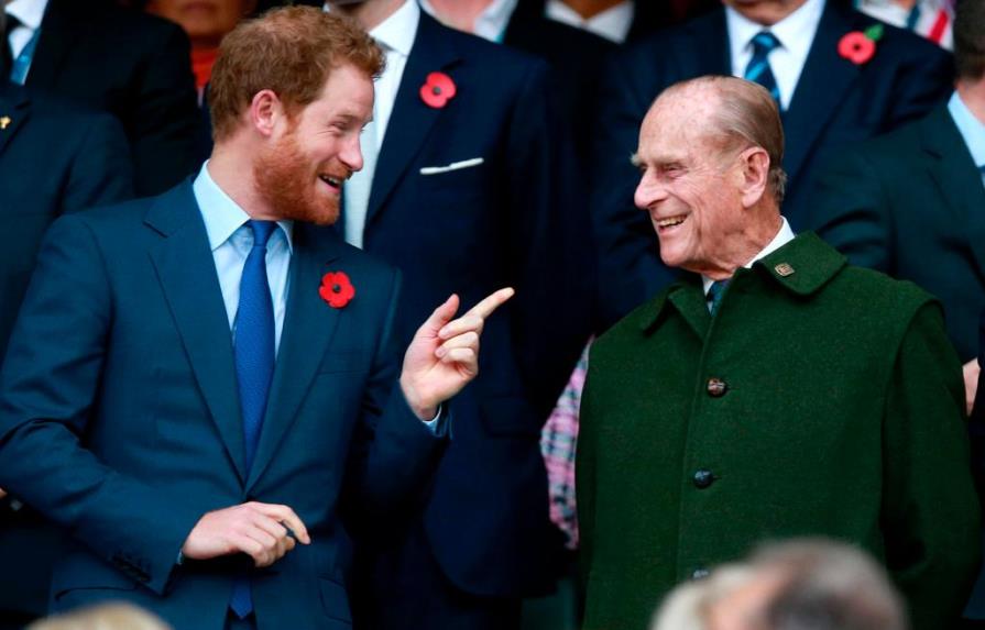 Príncipe Harry planea asistir al funeral de su abuelo; no se confirma si Meghan Markle asistirá