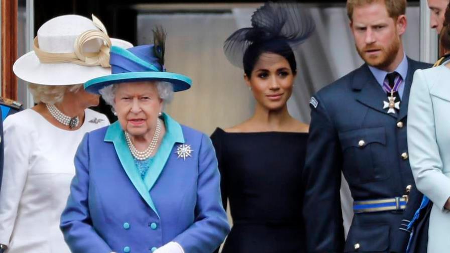 Reina Isabel toma una fuerte decisión contra Harry y Meghan 
