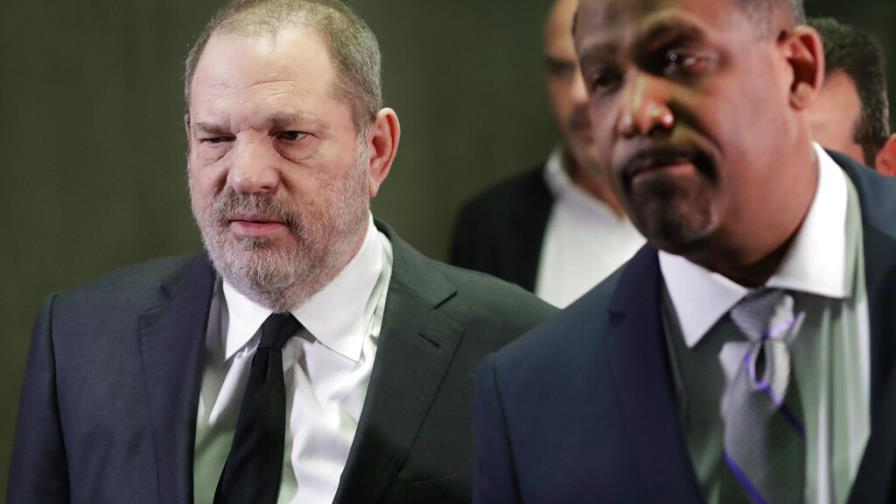 Juez de NY aprueba cambios a equipo defensor de Weinstein