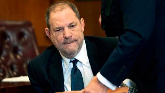 Aíslan en prisión al productor de cine Harvey Weinstein por síntomas de covid