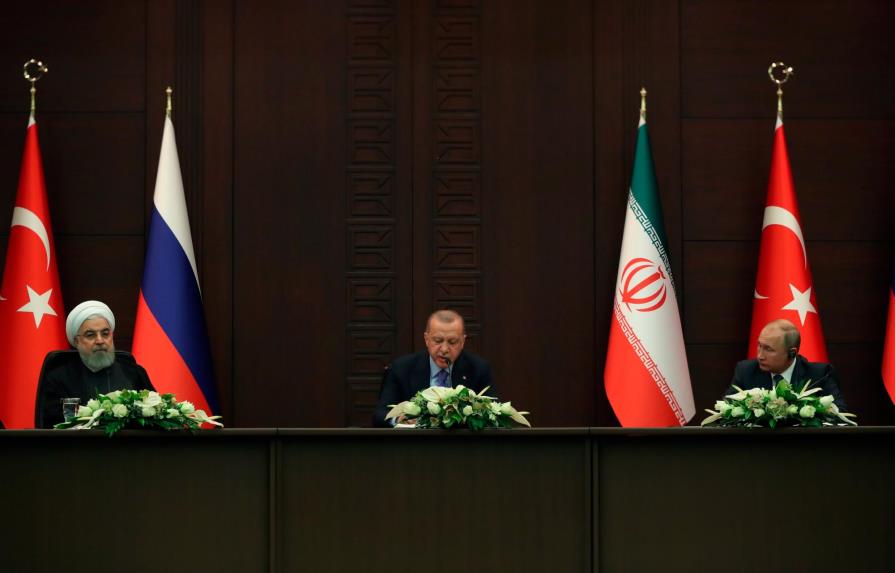 Irán llama a la paz a sus rivales del Pérsico para evitar tropas de EE. UU.