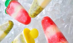 Paletas heladas de yogur y frutas para combatir el calor