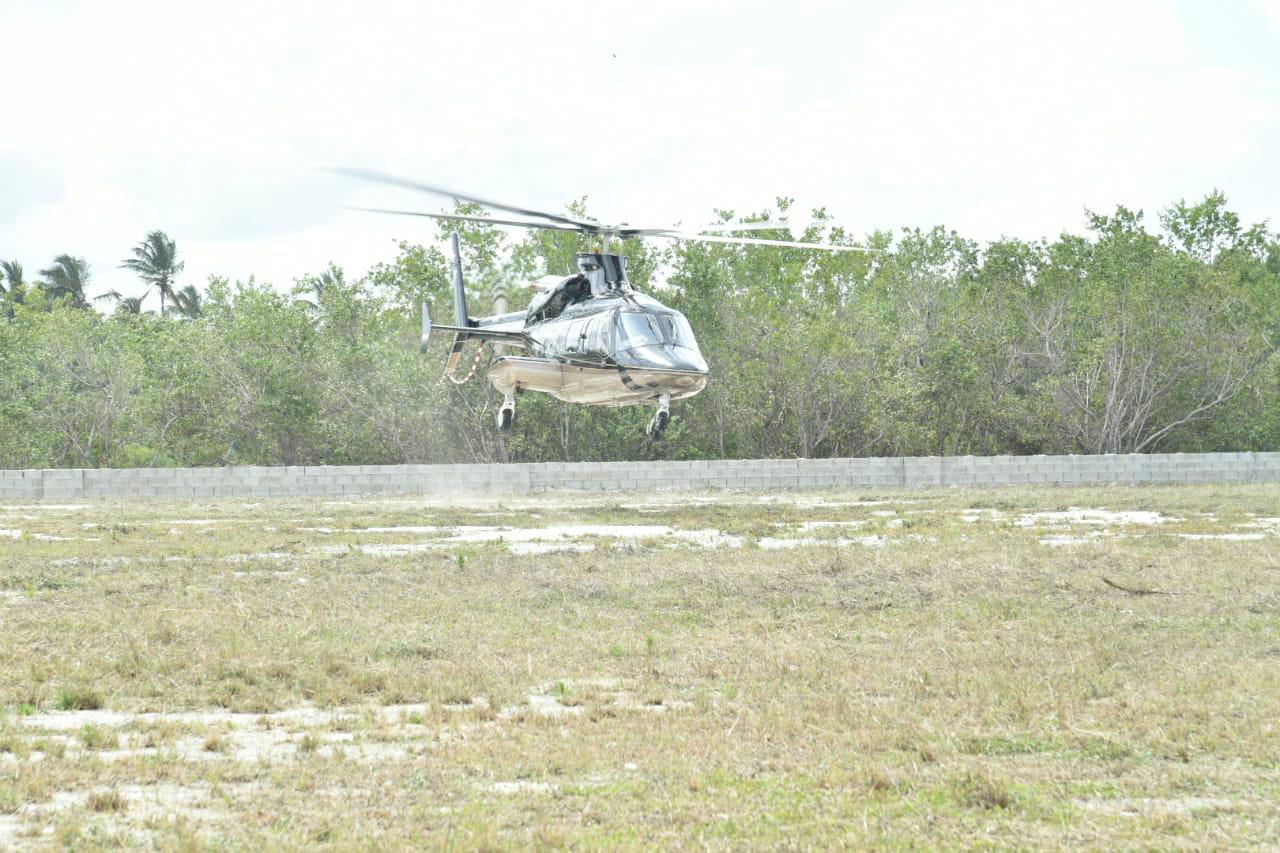 Helicóptero abordado por el presidente Luis Abinader en Punta Cana.