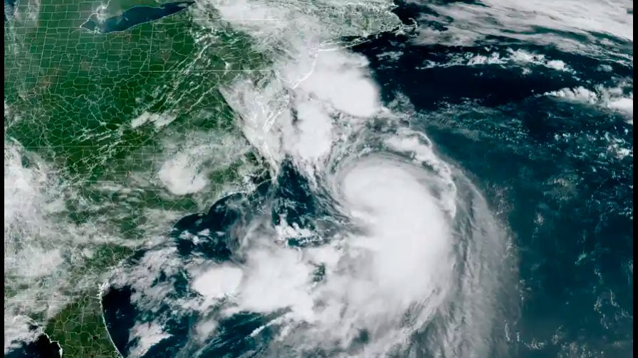 Henri, ahora tormenta tropical, está cerca de la costa del noreste de EEUU