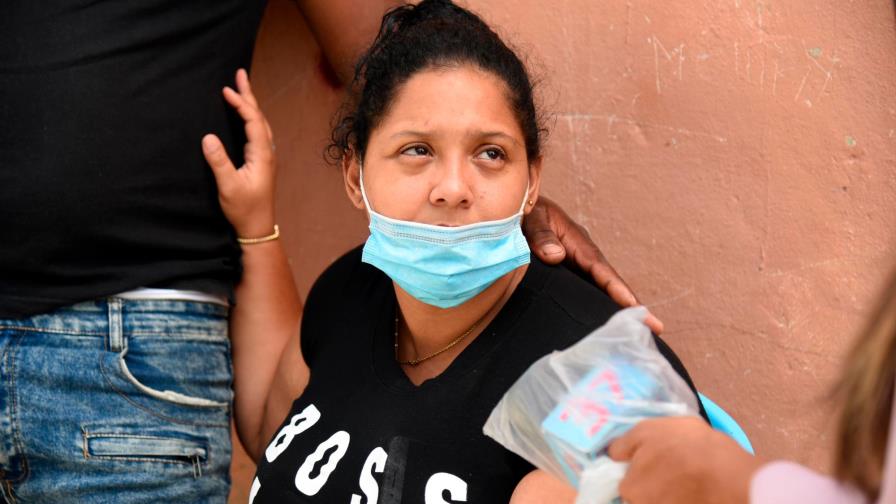 Familiares y vecinos de mujer víctima de bala perdida claman justicia en Santiago Oeste