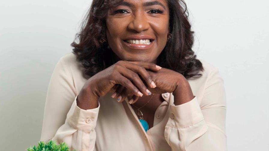 Angélica Peralta invitada a presentar su obra en Feria del Libro New York