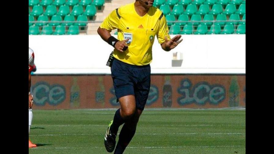 Un árbitro es suspendido de por vida en Marruecos por “errores groseros” en un partido