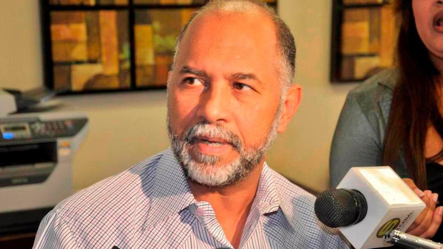 Hidalgo denuncia Minerd hace nombramientos de maestros “selectivos”
Hidalgo denuncia Minerd hace nombramientos     de maestros “selectivos”