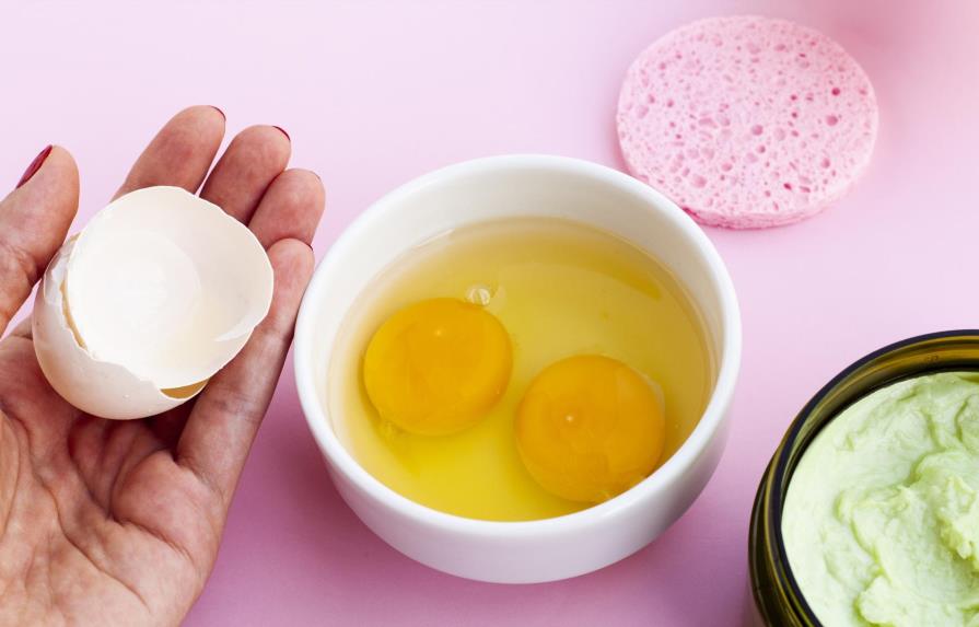 Sácale estos tres beneficios a la clara de huevo para la belleza de tu piel