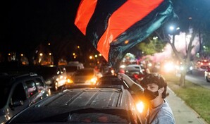 Caravana de hinchas en Rosario por la vuelta de Messi a Newells