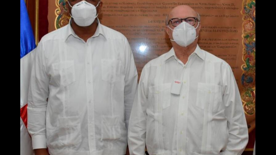 Expresidente Hipólito Mejía visita Ministerio de Energía y Minas