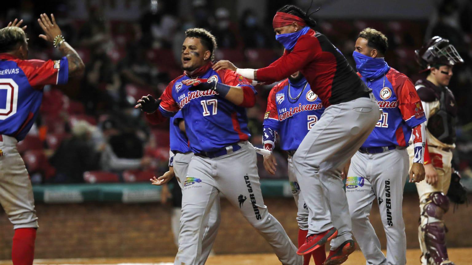 Los jugadores de República Dominicana celebran el triunfo sobre México que los 2-0 en la Serie del Caribe 2021. (Fuente externa)