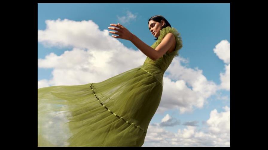 Sostenible, colorida y vanguardista, así es la nueva colección de H&M