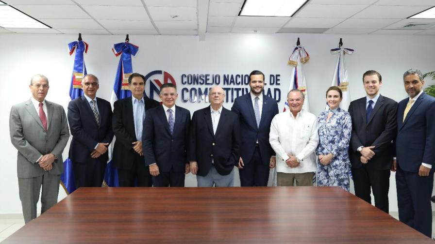 Hipólito Mejía destaca avances de la competitividad