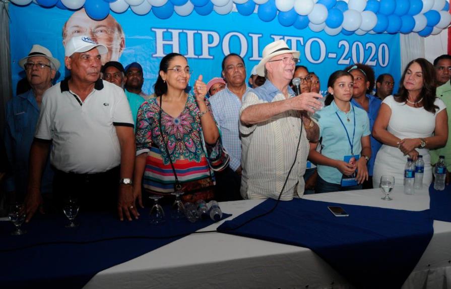 “Tenemos que terminar con estos gobiernos elitistas”, dice Hipólito en Azua