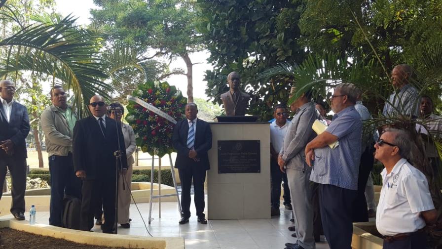 Nieta de Peña Gómez: mi abuelo trascendió siendo “negro, feo y pobre” Nieta de Peña Gómez: mi abuelo trascendió siendo “negro, feo y pobre”