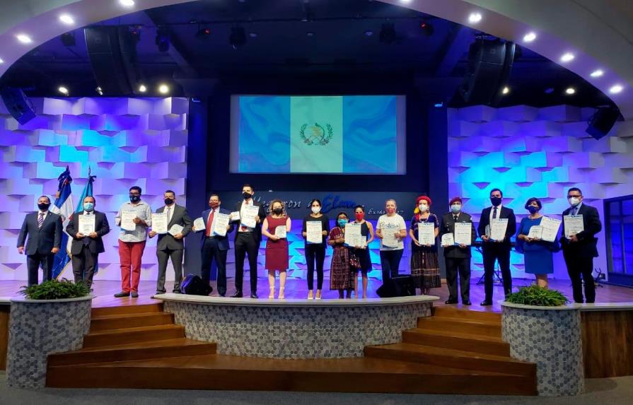 15 guatemaltecos residentes en el país fueron galardonados con el título de “Orgullo Guatemalteco”