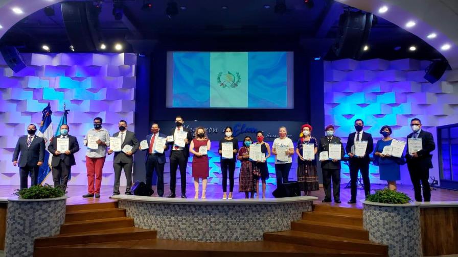 15 guatemaltecos residentes en el país fueron galardonados con el título de “Orgullo Guatemalteco”