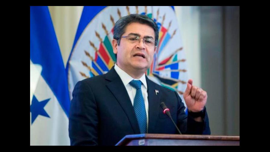 Tres diputados piden juicio político para destituir al presidente de Honduras