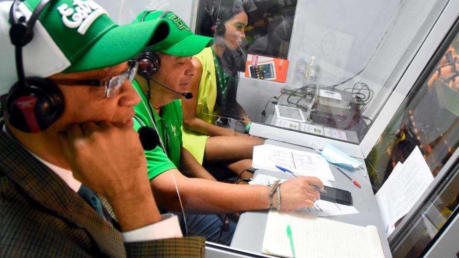 Nuevas voces comerciales que brillan en Radio y TV de las Estrellas Orientales Nuevas voces comerciales que brillan en Radio y TV de las Estrellas Orientales