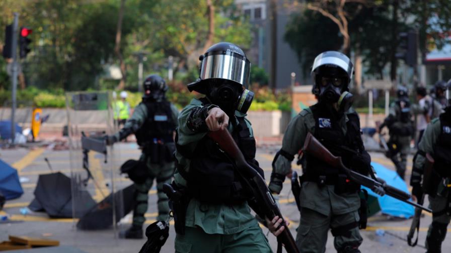 Enfrentamientos y detenciones durante otra jornada de violencia en Hong Kong