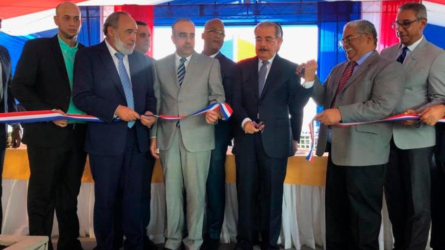 Entregan hospital Antonio Yapor Heded en Nagua Entregan hospital Antonio Yapor Heded en Nagua