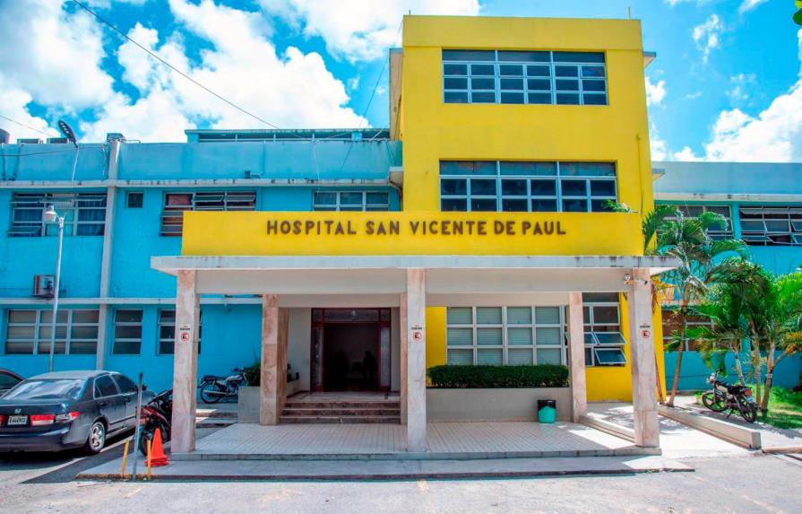 Desinfectan hospital en San Francisco de Macorís para reapertura de servicios generales