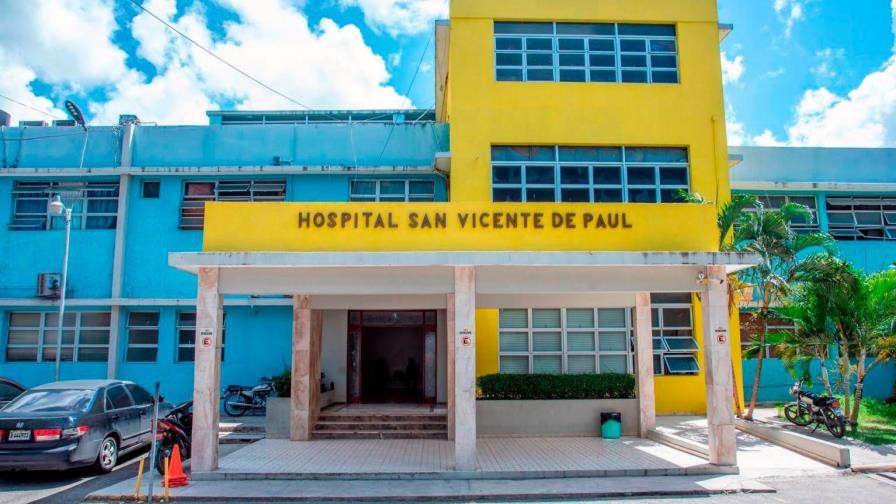 Desinfectan hospital en San Francisco de Macorís para reapertura de servicios generales