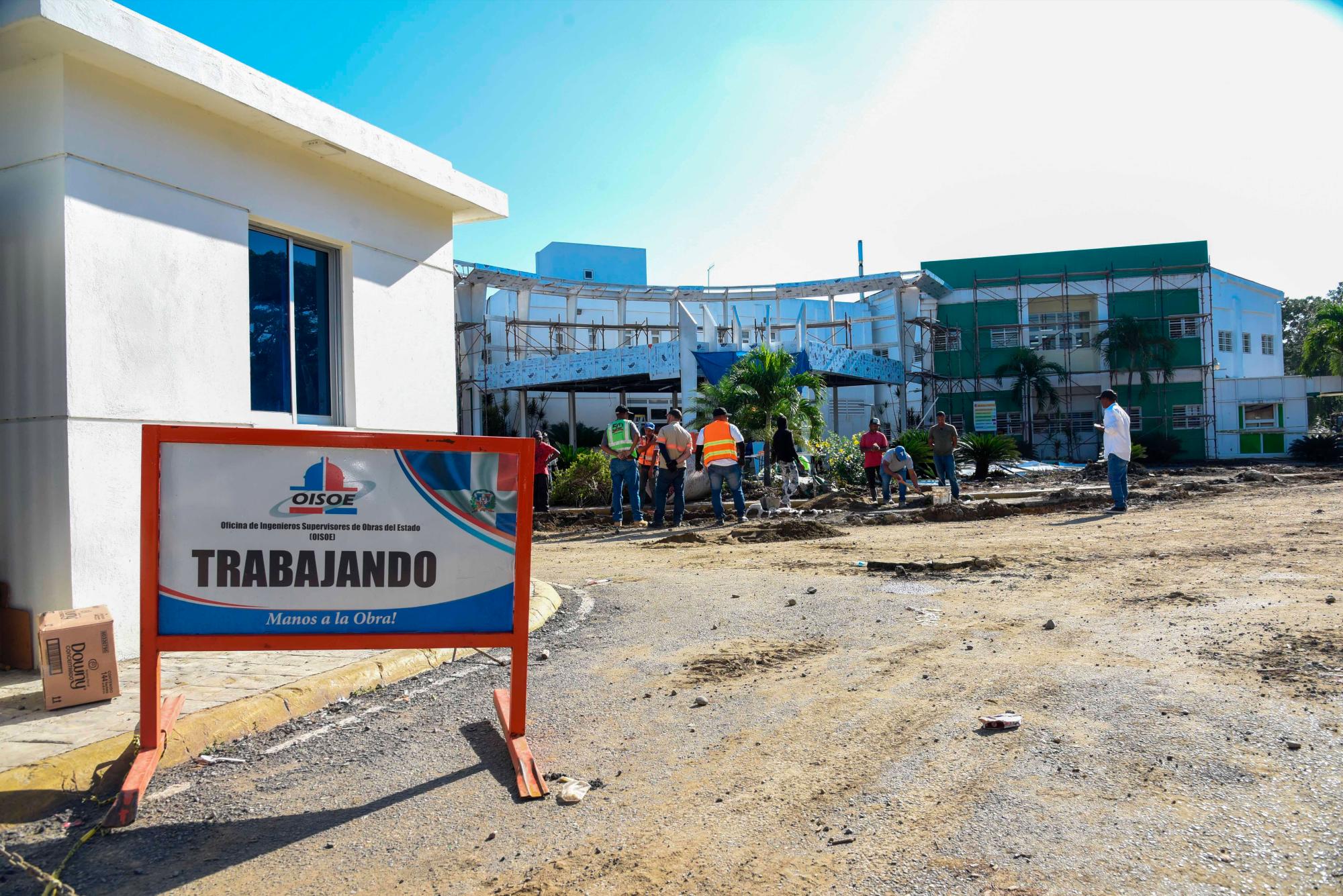 Para dichos trabajos, desde la Oficina de Ingenieros Supervisores de Obras del Estado cortaron cerca de 10 árboles tipo nim.