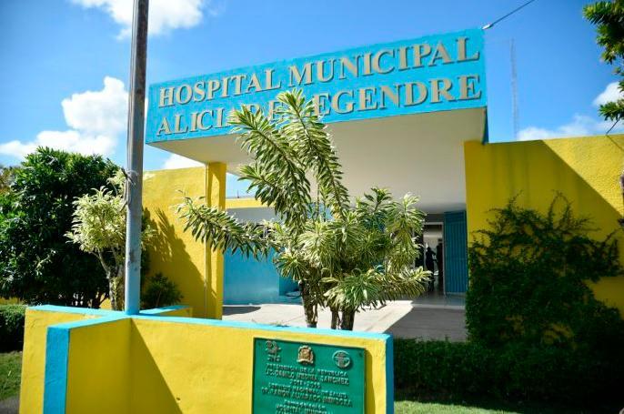 Cierran hospital de Villa Riva tras fallecer paciente afectado de COVID-19