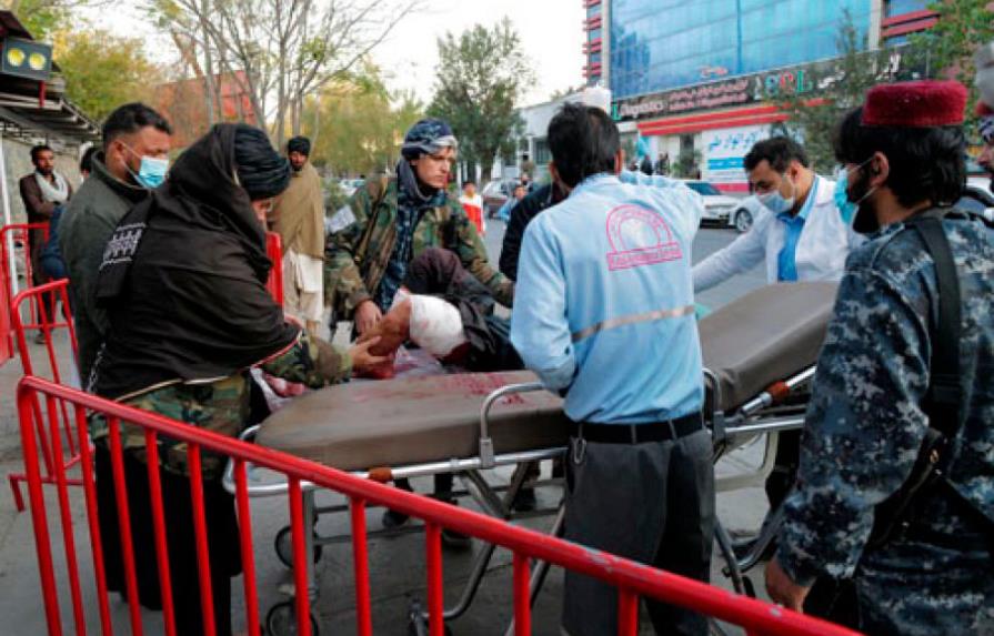 Estado Islámico reivindica ataque suicida contra hospital militar en Kabul