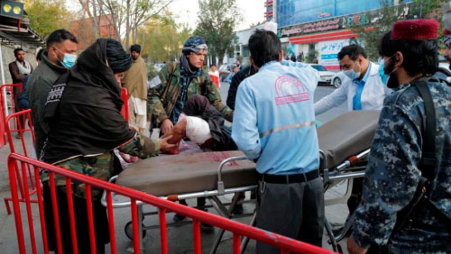 Estado Islámico reivindica ataque suicida contra hospital militar en Kabul