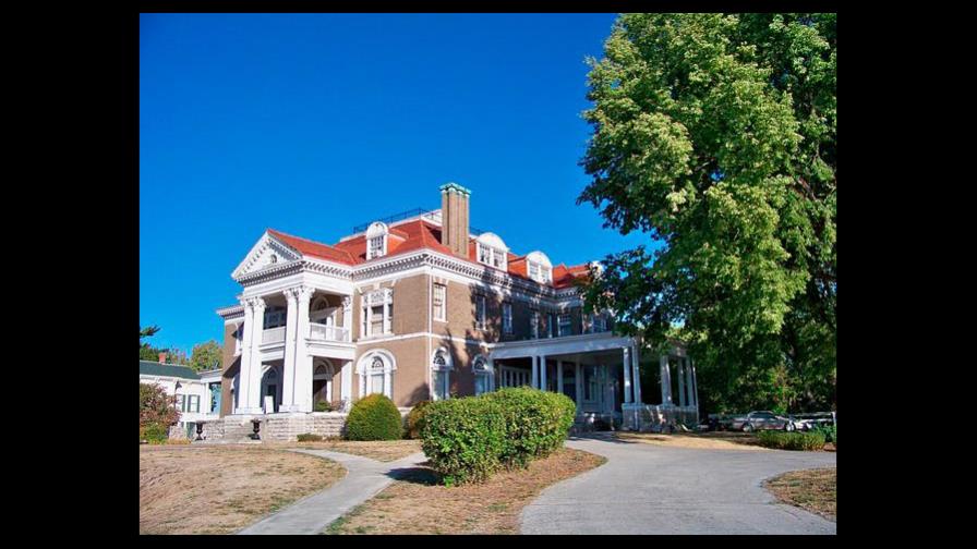 Multimillonario busca amigos para que vivan con él en su mansión