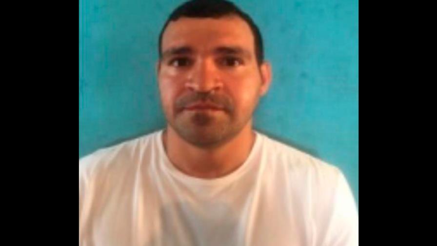 Banda de extranjeros robaba pertenencias dejadas en vehículos en plazas comerciales