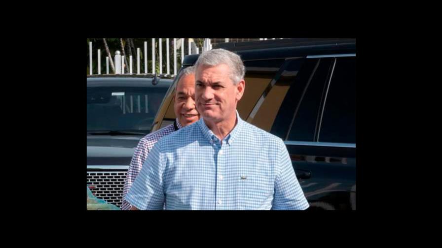 En vivo | Gonzalo Castillo visita la tumba de Juan Bosch 