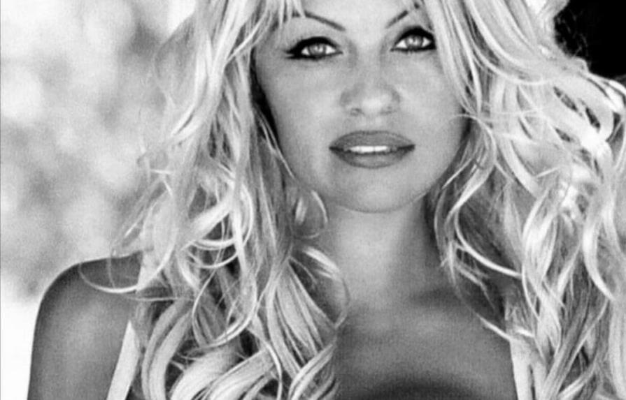 Pamela Anderson se casa por quinta vez
