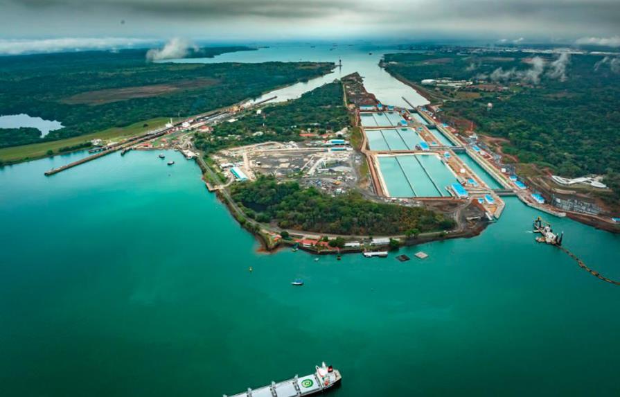 Canal de Panamá inicia cobro de cargo por agua para garantizar el recurso